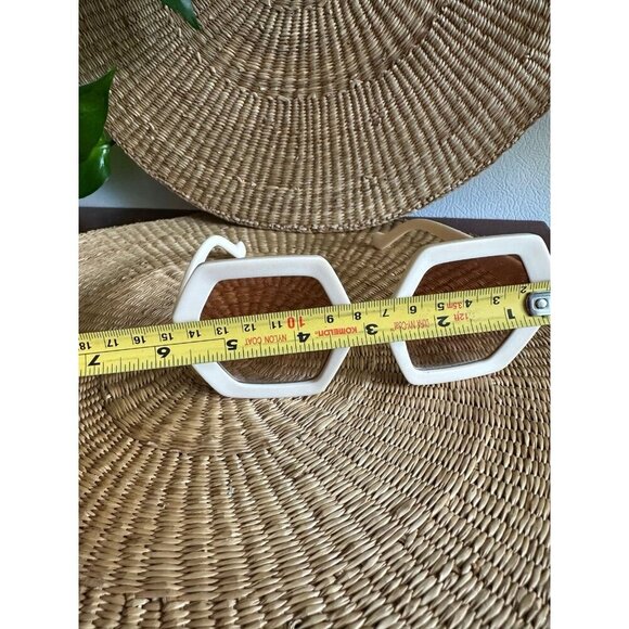 Large fun Hexagon tan sunglasses - Picture 4 of 9